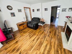 Lounge- click for photo gallery